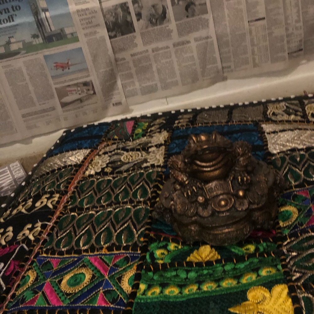Lucky Frog Statue